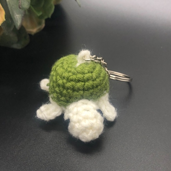 Hand Crochet  Mini Sea Turtle  Amigurumi Keychain - Picture 6 of 13